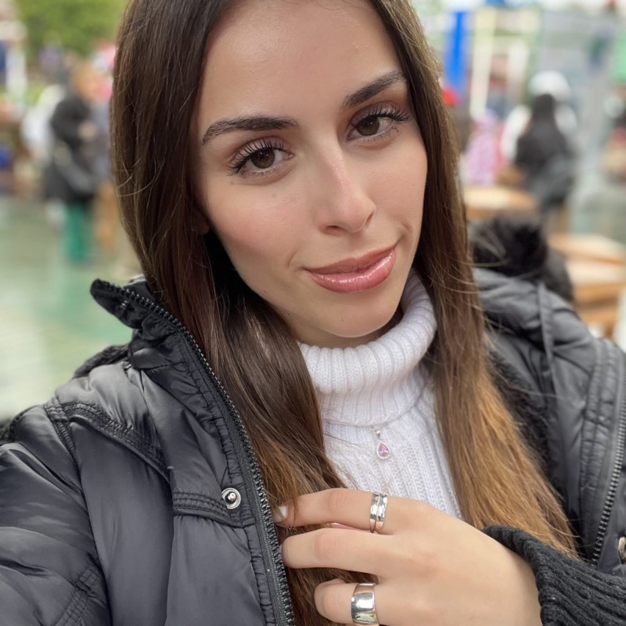 Necklace with pink quartz and zircon stones