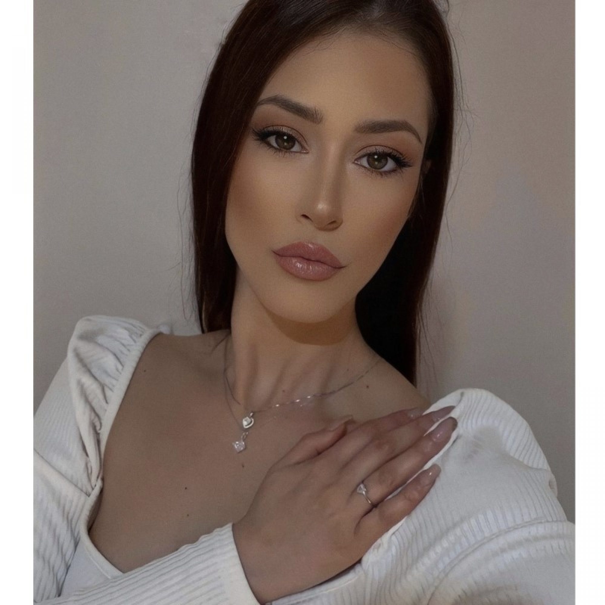 Κολιέ καρδιά με ζιργκόν πέτρες