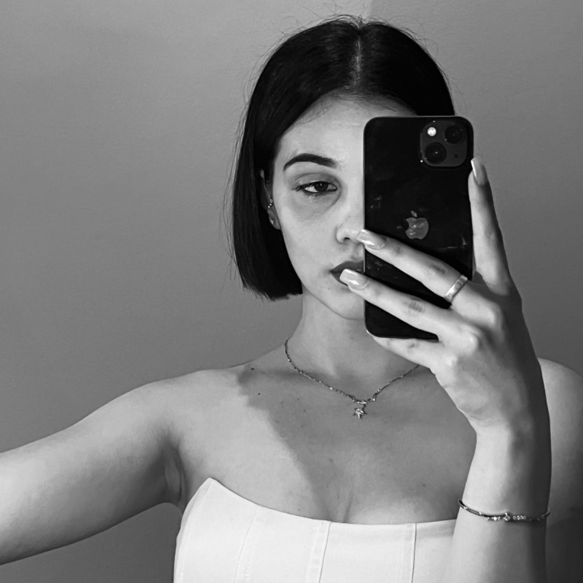 Silver necklace with zircon stones