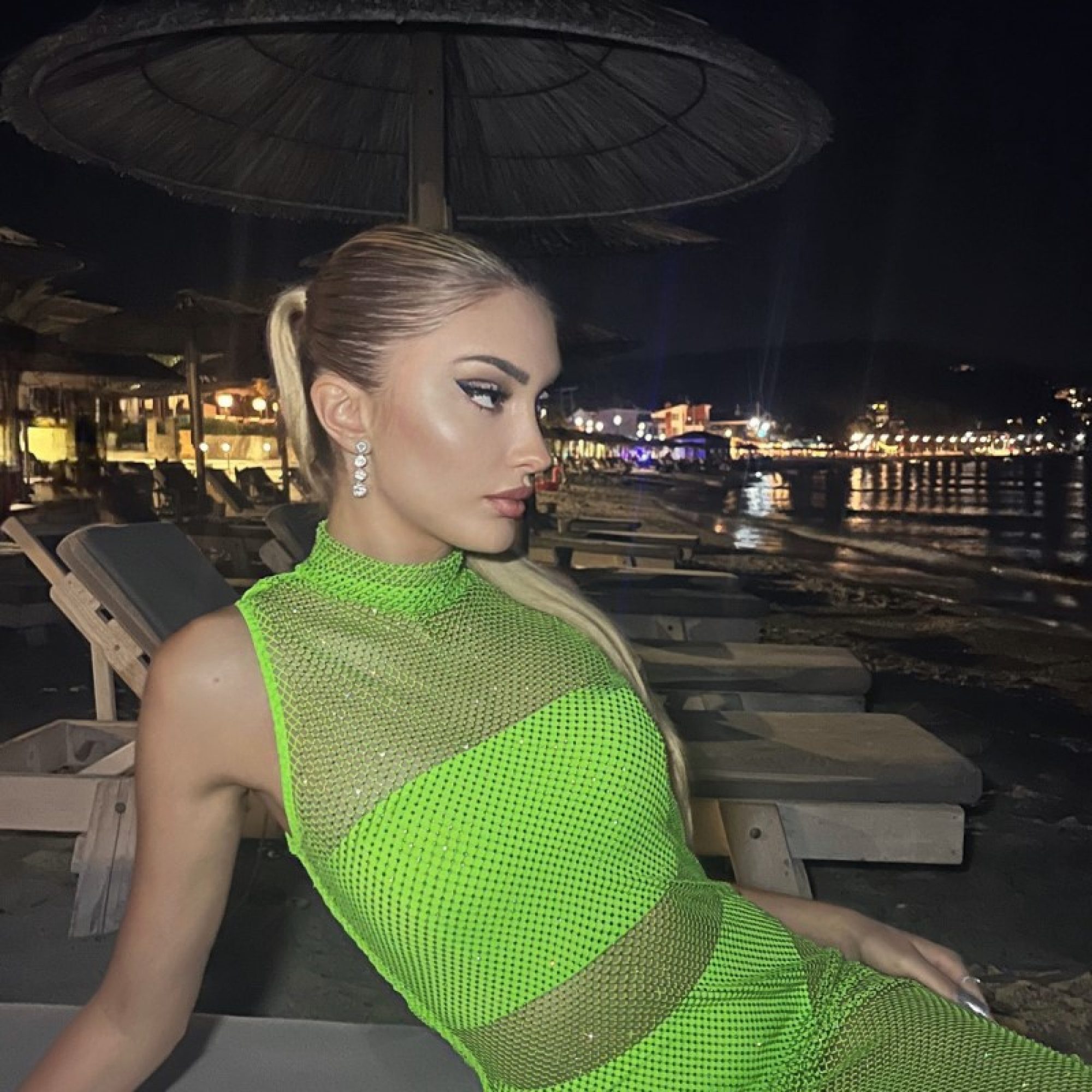 Ασημένια σκουλαρίκια με πέτρες ζιργκόν