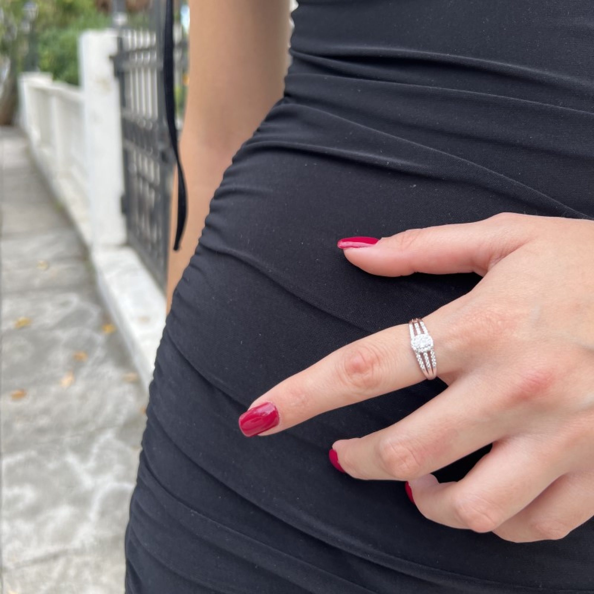 Δαχτυλίδι με πέτρες ζιργκόν