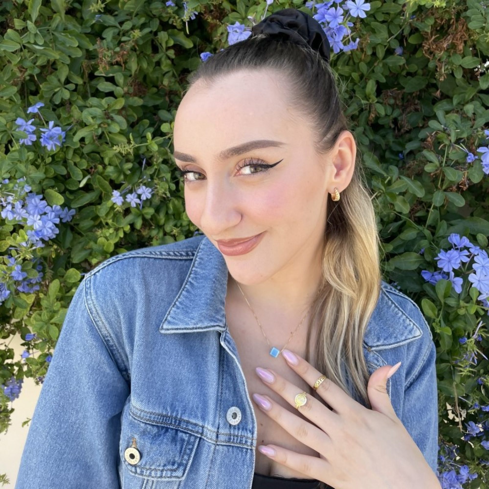 Κολιέ επίχρυσο με χάντρα γαλάζια