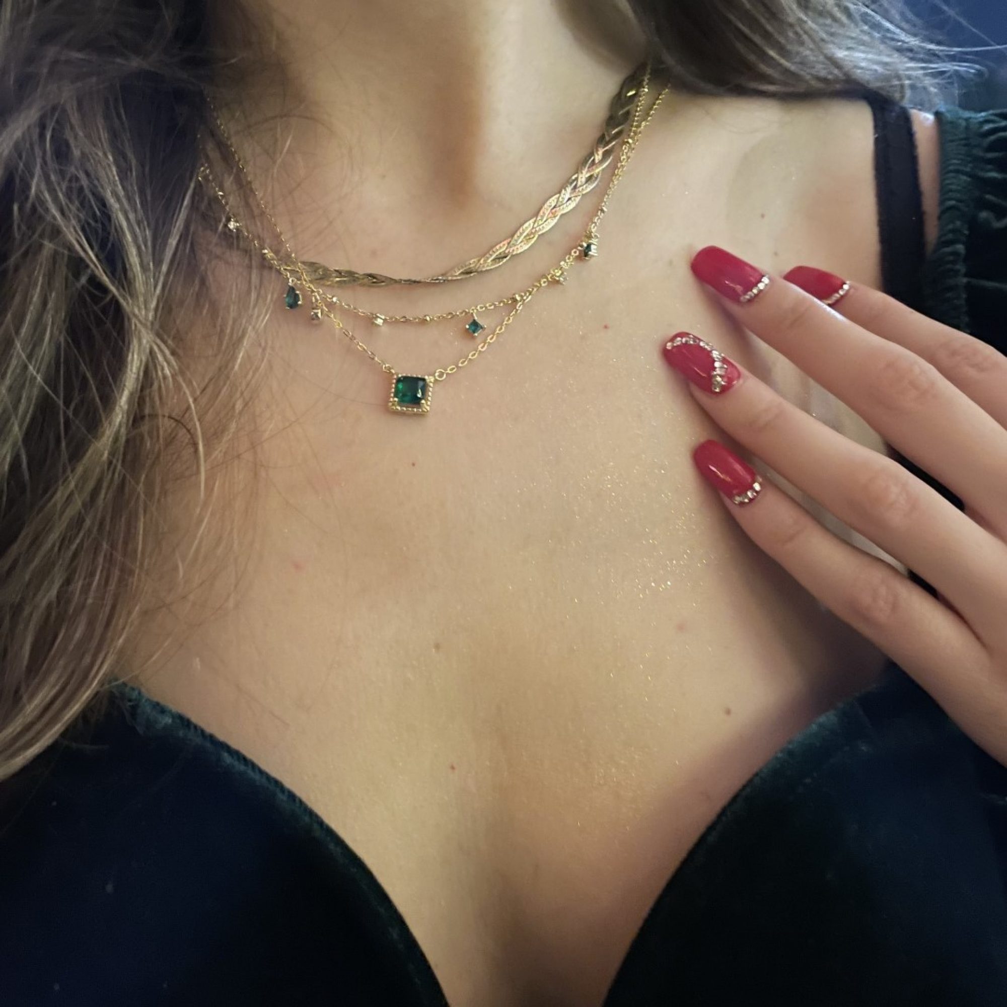Gold plated necklace with emerald and zircon stones