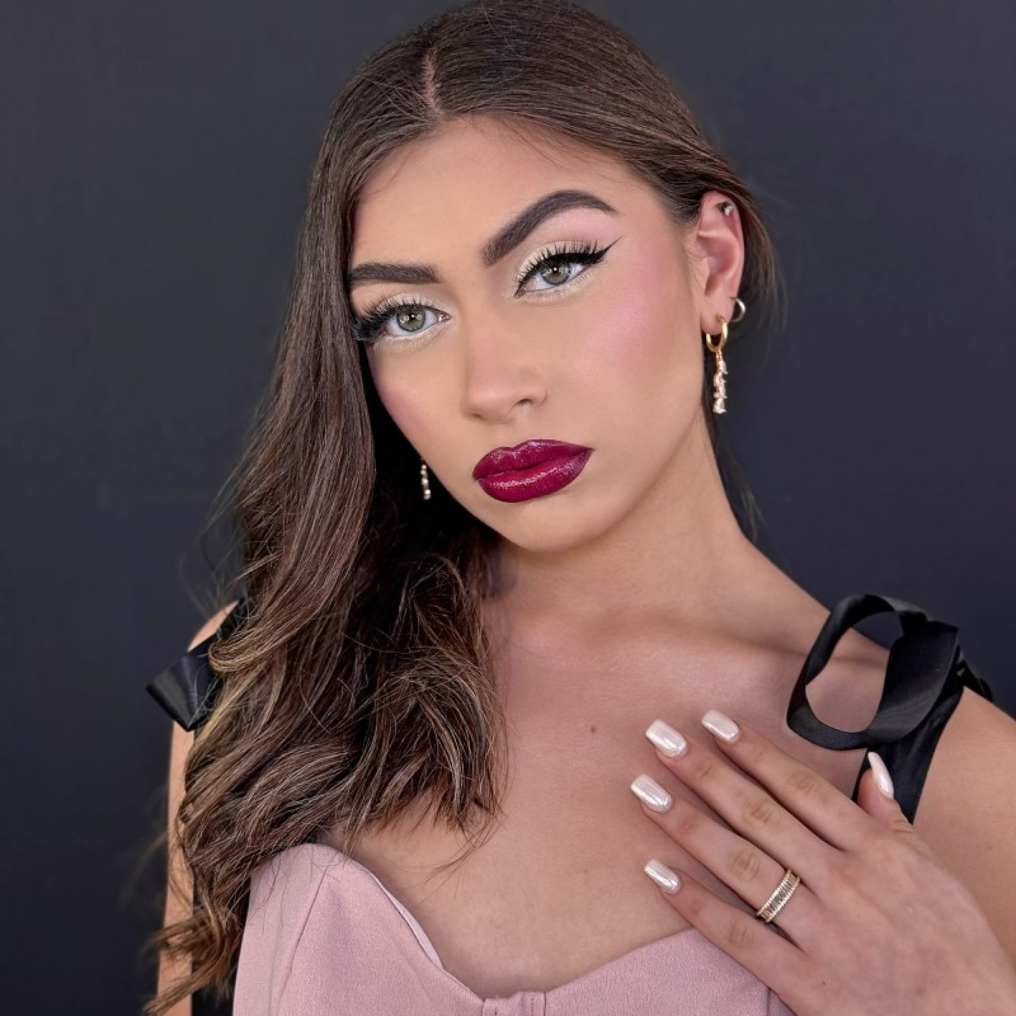 Επίχρυσο δαχτυλίδι ριβιέρα με πέτρες ζιργκόν