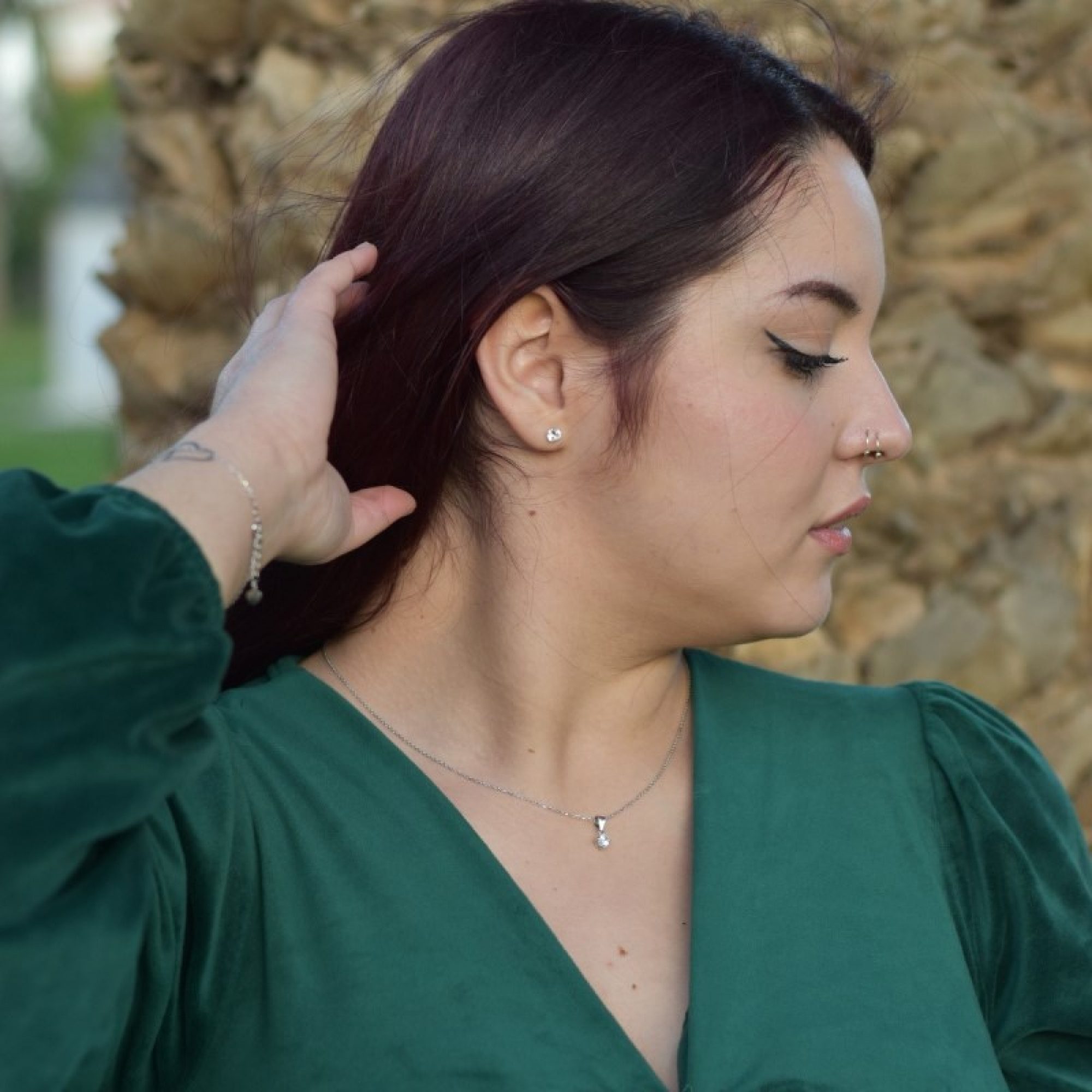 Σετ κολιέ και σκουλαρίκια καρφωτά με πέτρες ζιργκόν