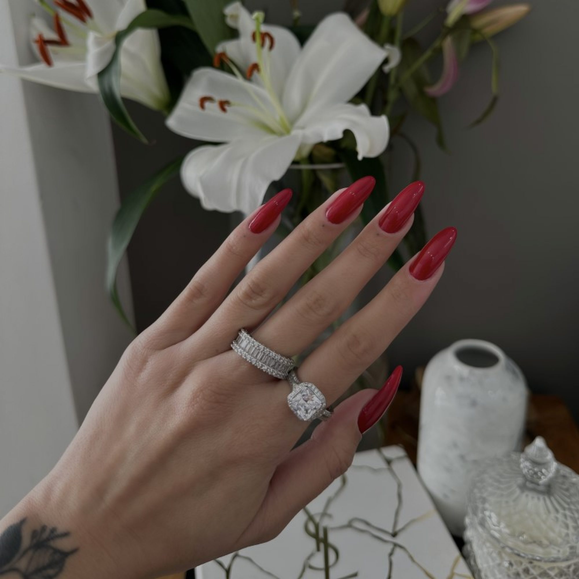 Ring with zircon stones