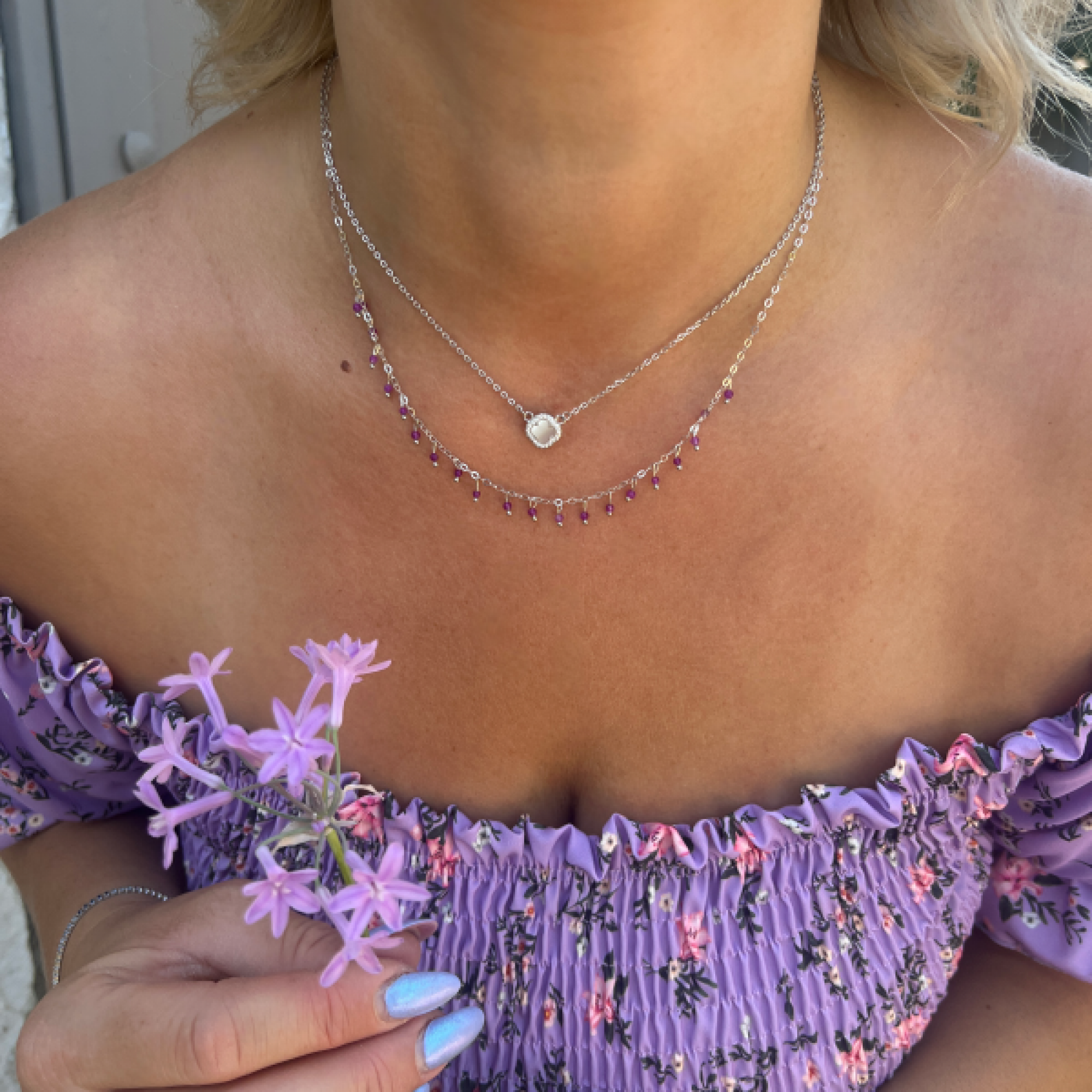 Silver necklace with mother of pearl