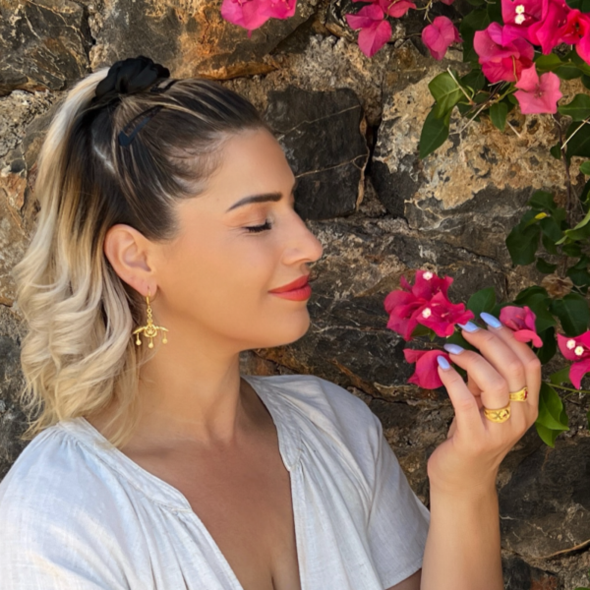 Επίχρυσα σκουλαρίκια με Μινωική Μέλισσα
