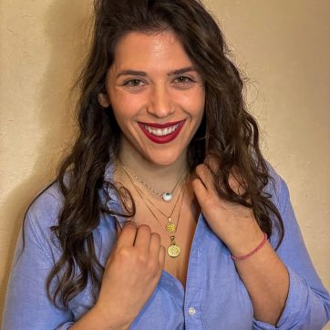 wear it like @itsdebbylicious