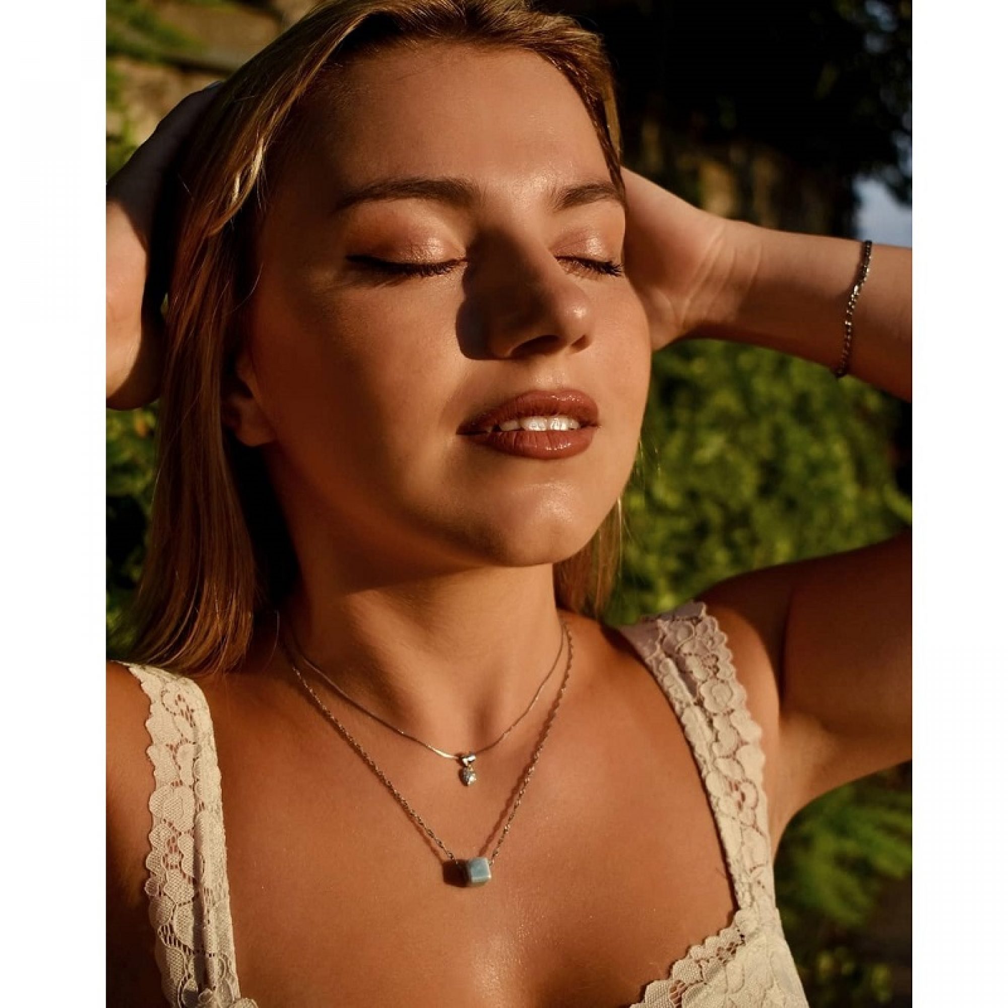 wear it like @_eleni_krs