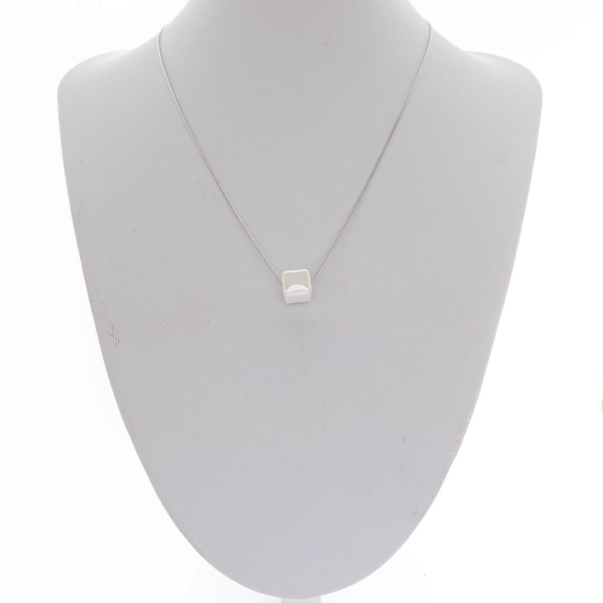 Κολιέ με χάντρα λευκή