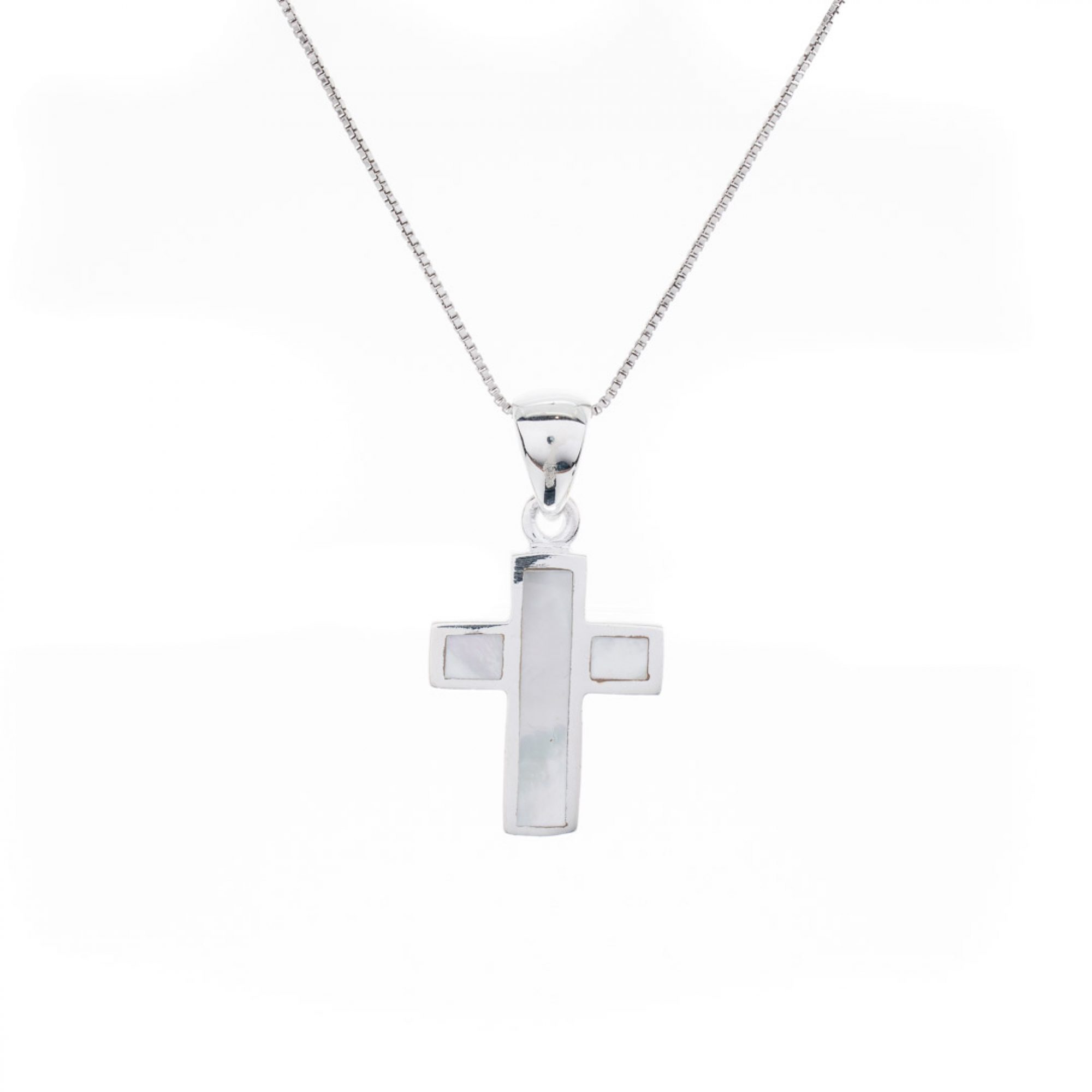 Cross necklace with mother of pearl 