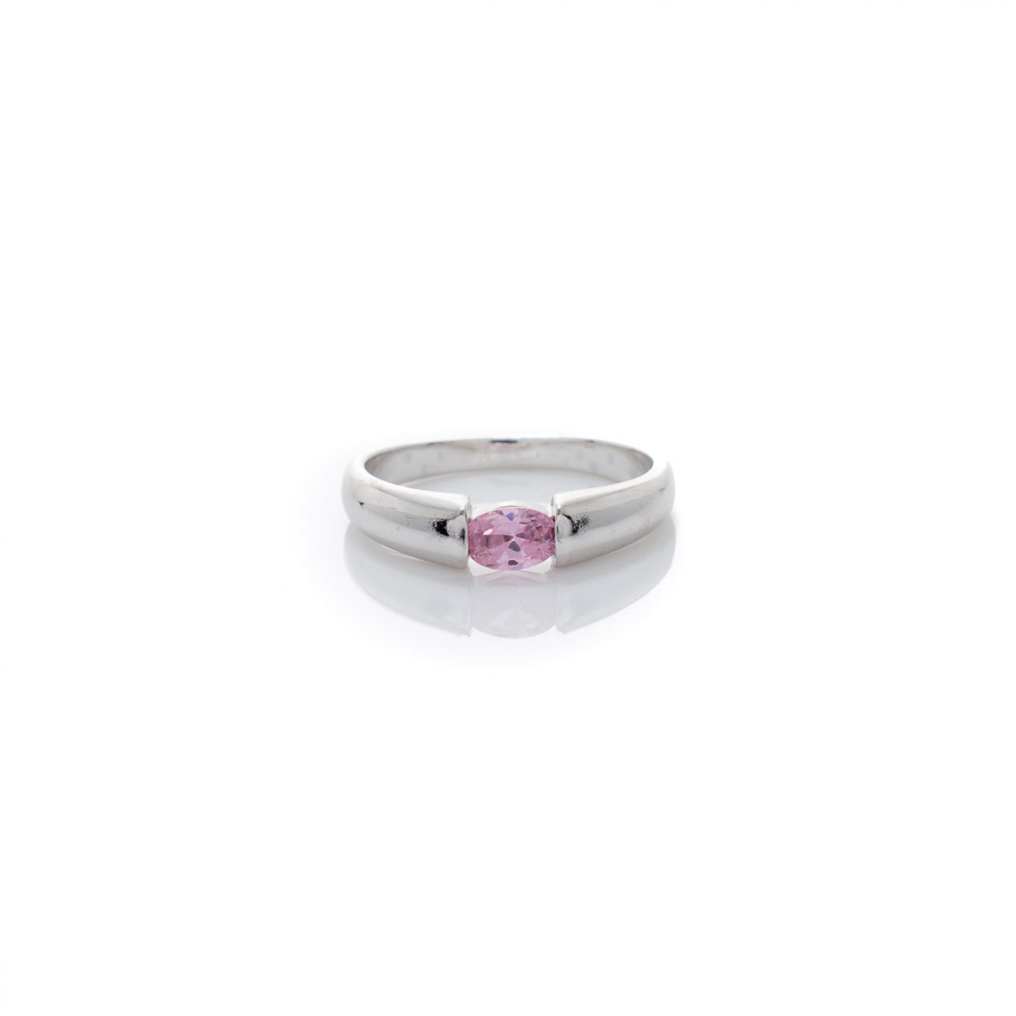 Silver ring with pink quartz stone