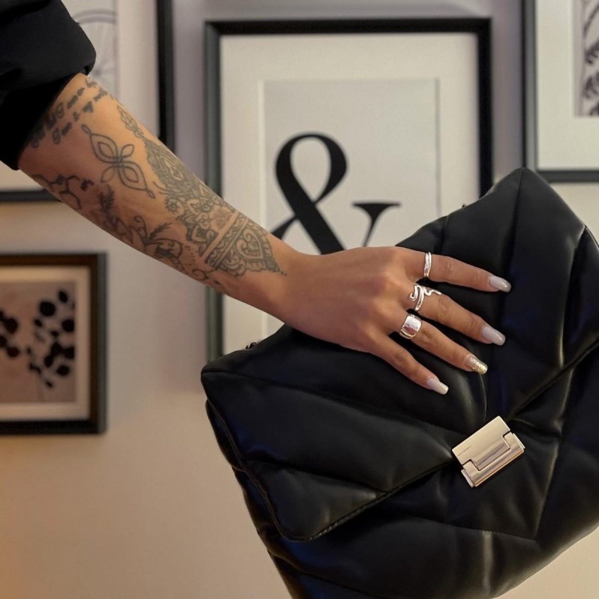 wear it like @_nicolena_