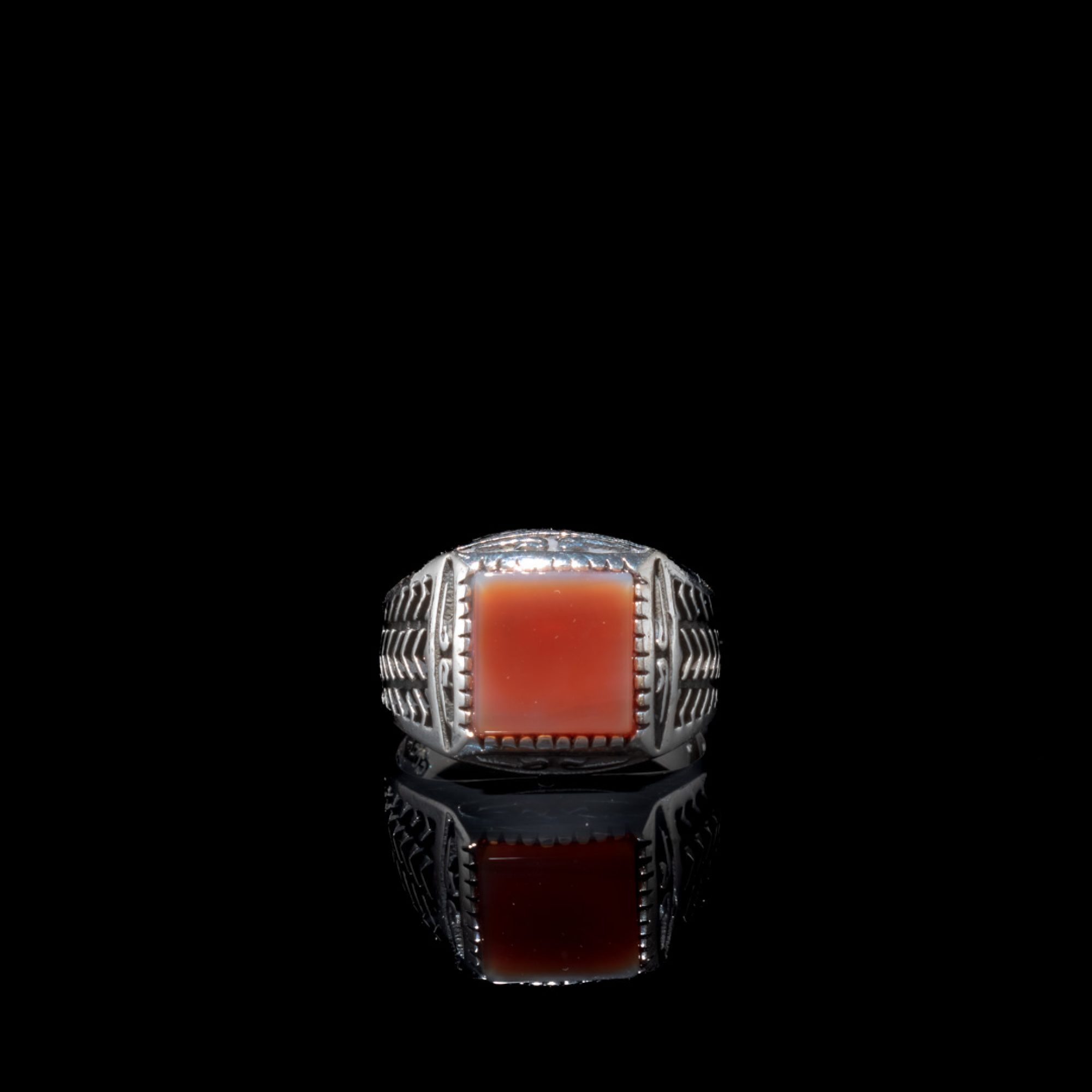 Silver ring with agate stone