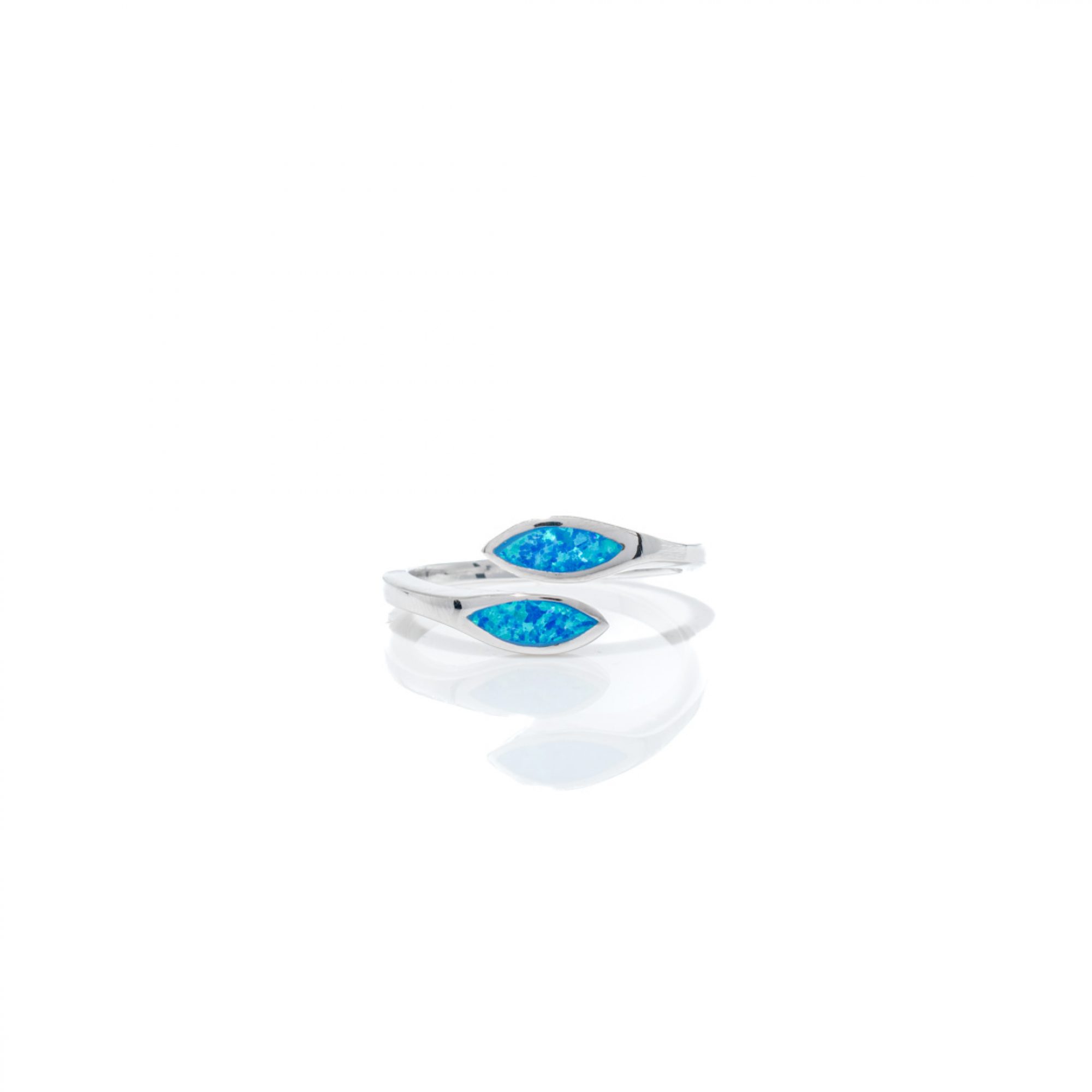 Silver ring with opal stones 