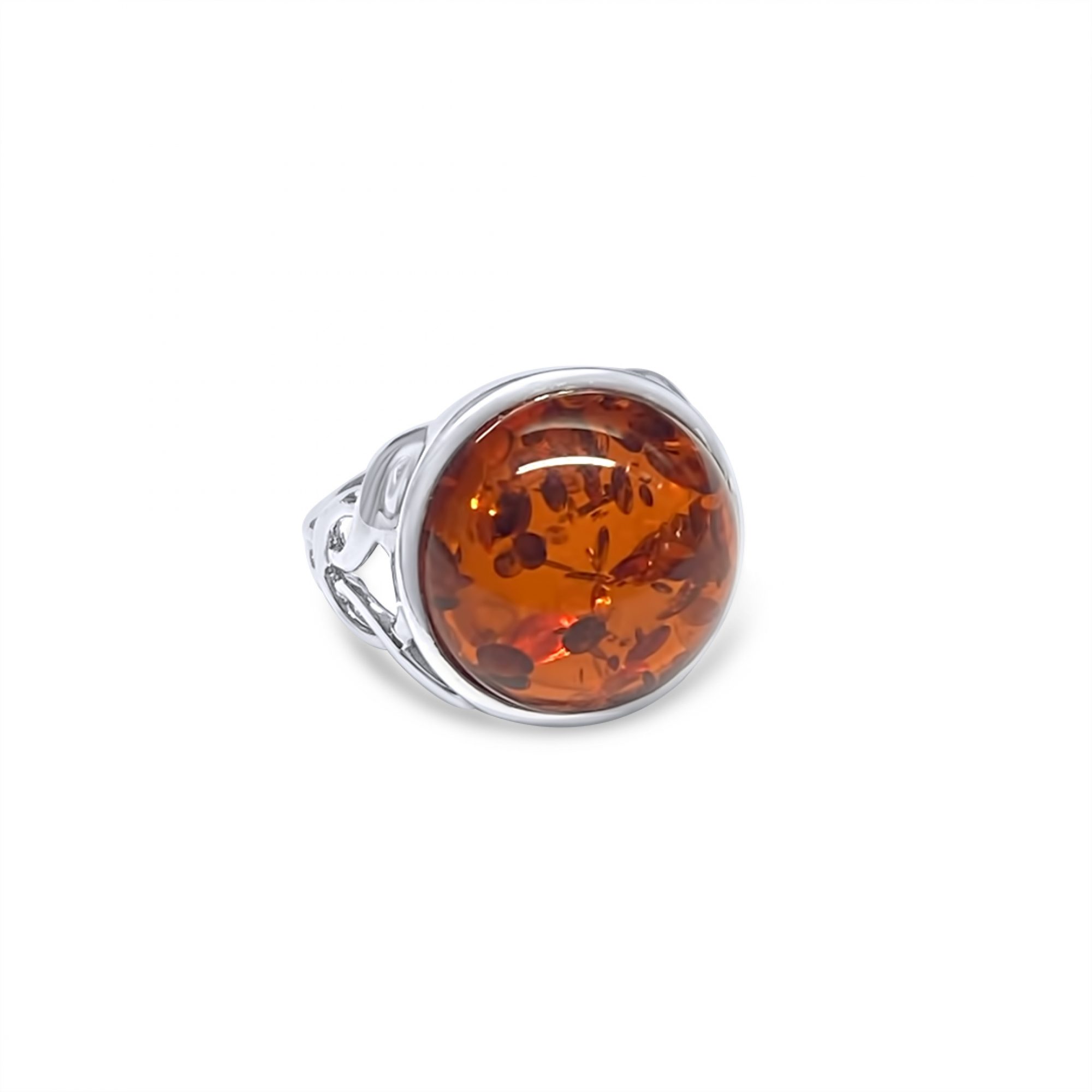 Ring with amber