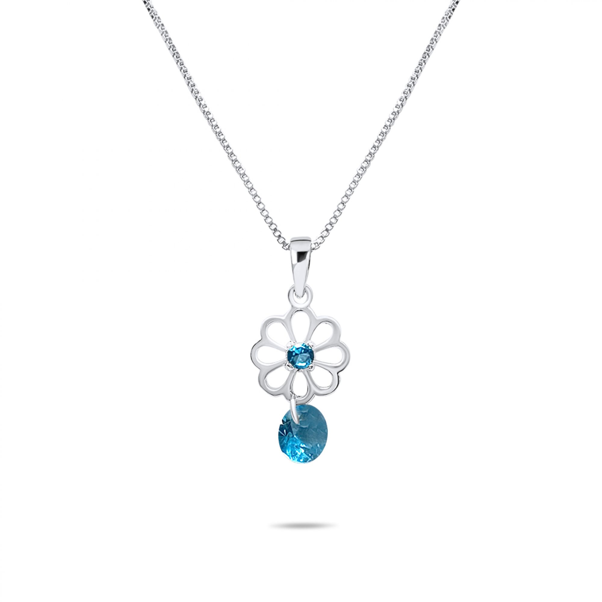 Necklace with aquamarine stones