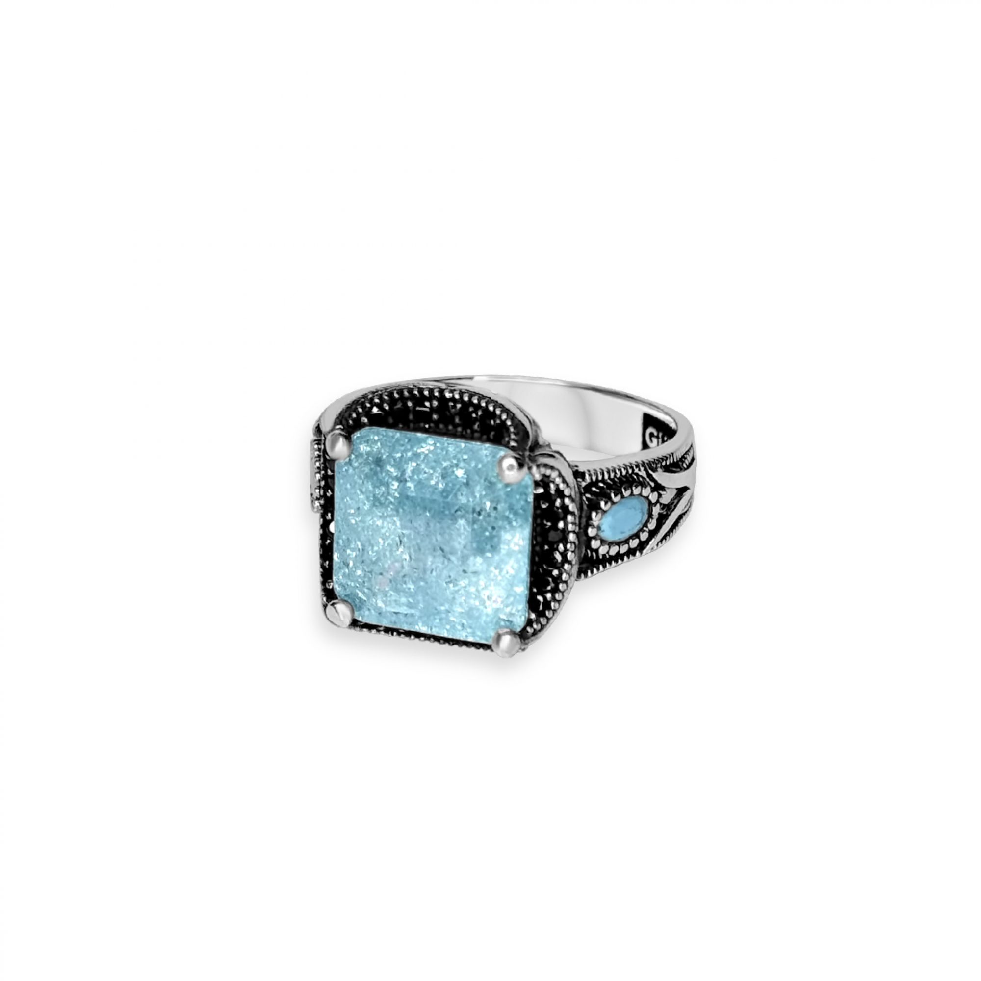 Ring with synthetic zircon stone