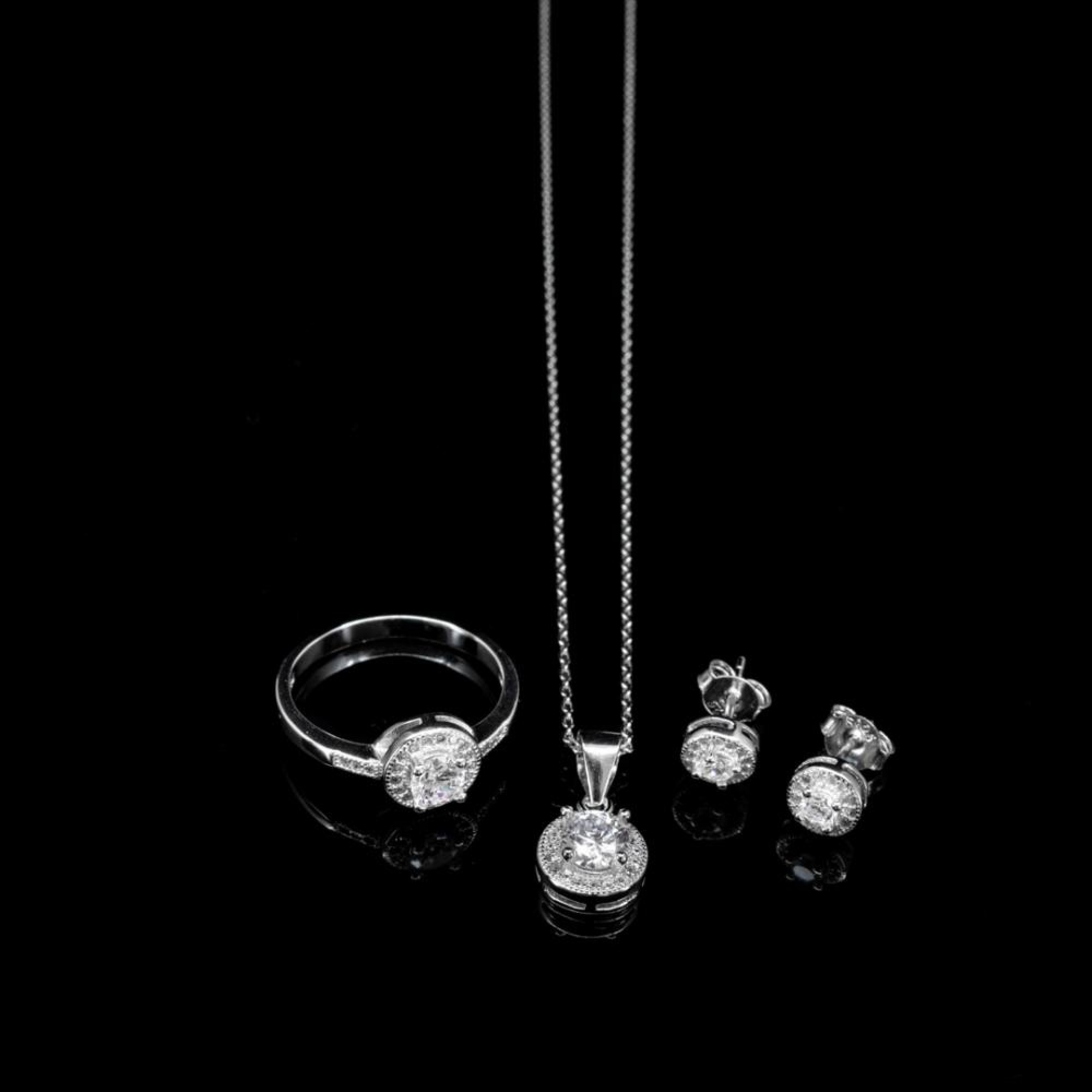 Σετ κολιέ, δαχτυλίδι και σκουλαρίκια καρφωτά με πέτρες ζιργκόν