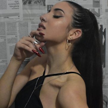 petsios wear it like @_chrysa_k