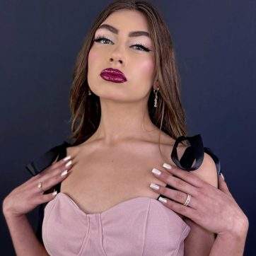 petsios wear it like @ariadni_mii