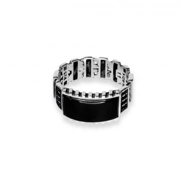 petsios Silver ring with onyx stone