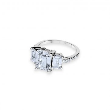 petsios Ring with zircon stones