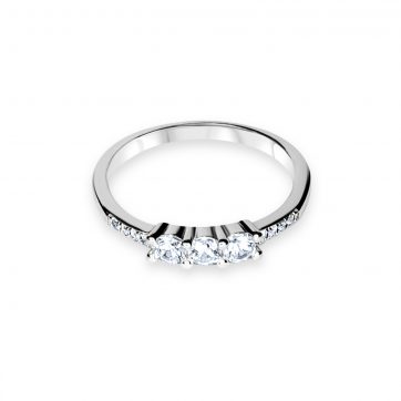 petsios Ring with zircon stones
